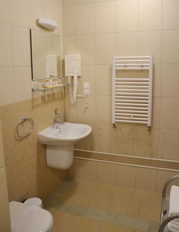 Hotel Nowodworski 웨그니차 외부 사진